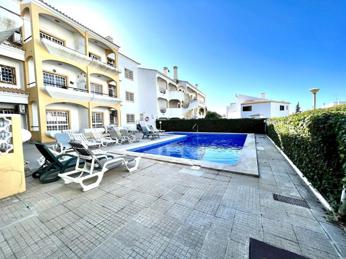 Quarteira Classic 1 With Pool By Homing Dış mekan fotoğraf