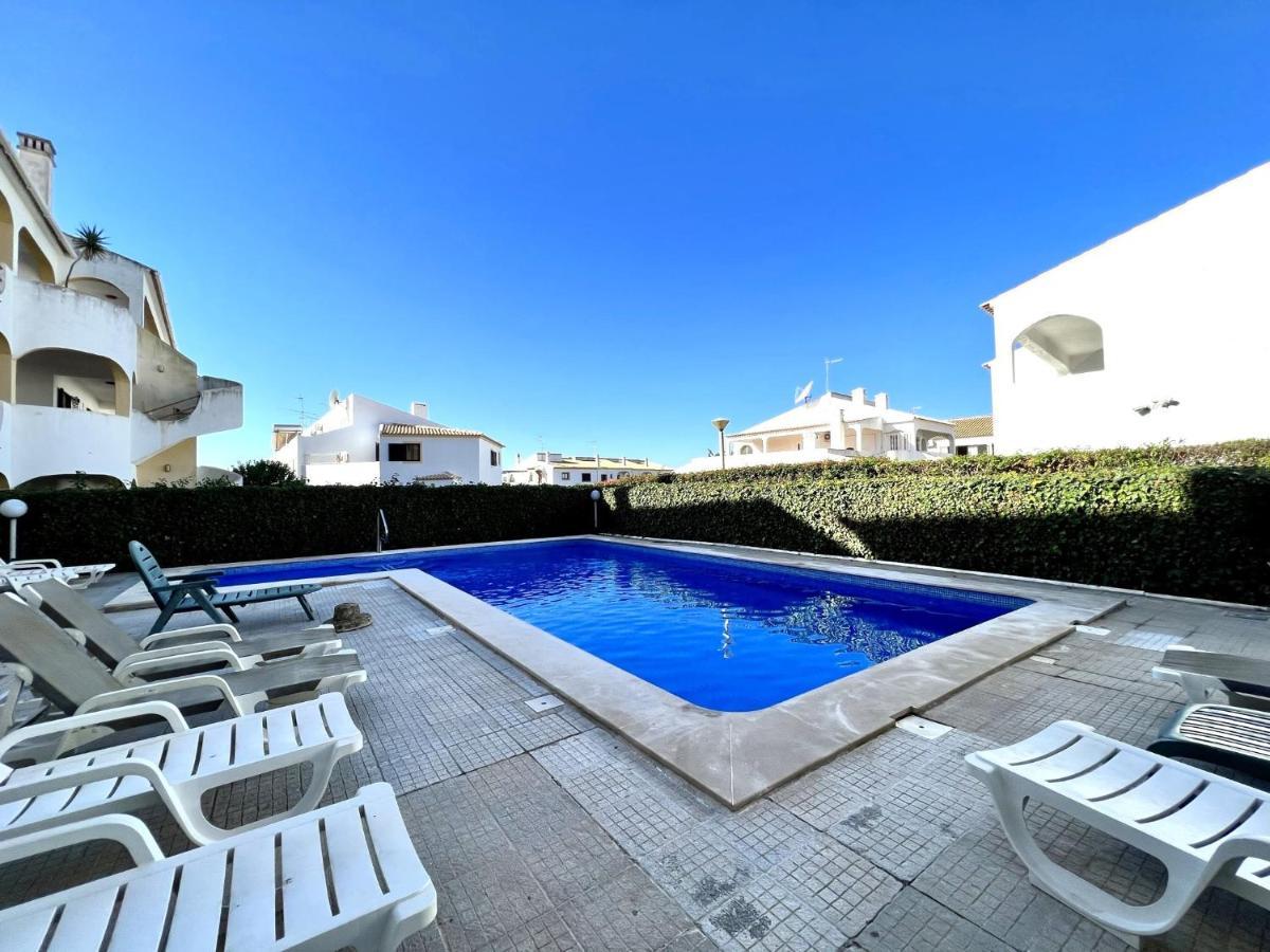Quarteira Classic 1 With Pool By Homing Dış mekan fotoğraf