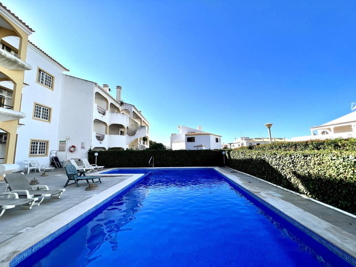 Quarteira Classic 1 With Pool By Homing Dış mekan fotoğraf